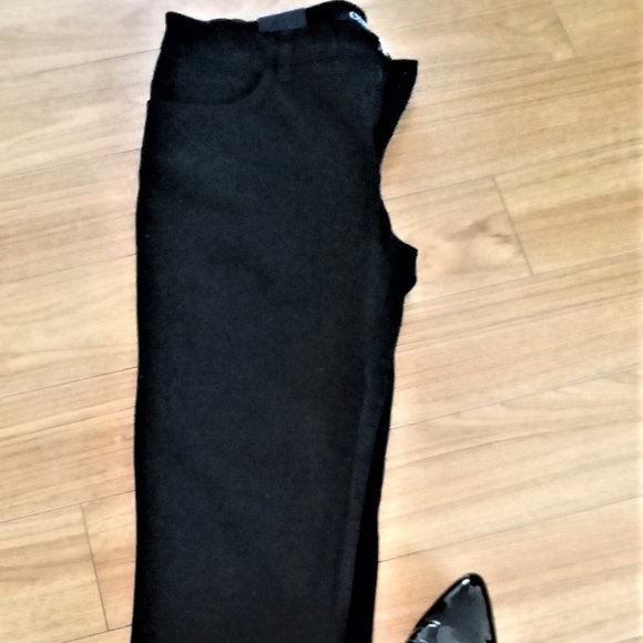 ⭐️Host Pick⭐️ Black Denim Jeans Madden Skinny Leg Jeans NEW - Picture 3 of 4